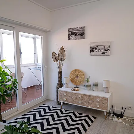 99 - With Seaview, 5min Walk To The