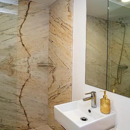 Appartement 99 - With Seaview, 5min Walk To The Sesimbra