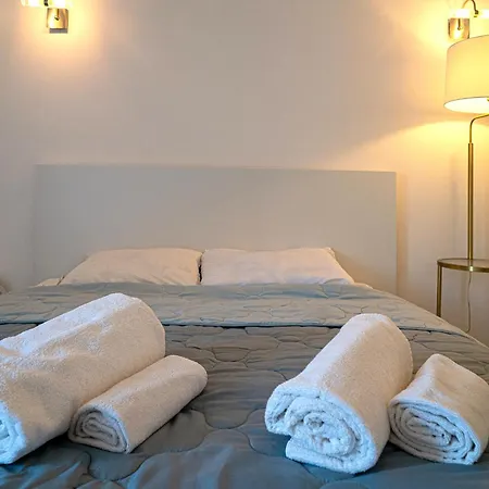 99 - With Seaview, 5min Walk To The